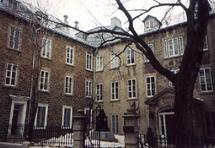 Le Vieux Monastère des Ursulines à Québec où l`abbé Beaumont fut aumônier pendant 32 ans Le Vieux Monastère des Ursulines à Québec où l`abbé Beaumont fut aumônier pendant 32 ans